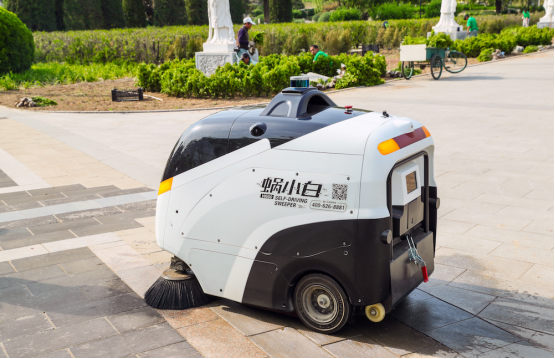 道路清掃垃圾車的無(wú)風(fēng)扇寧波工控機(jī)