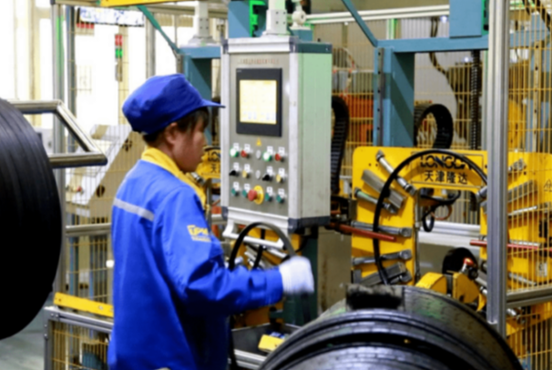 國(guó)產(chǎn)化浙江工控機(jī)工作場(chǎng)景.png