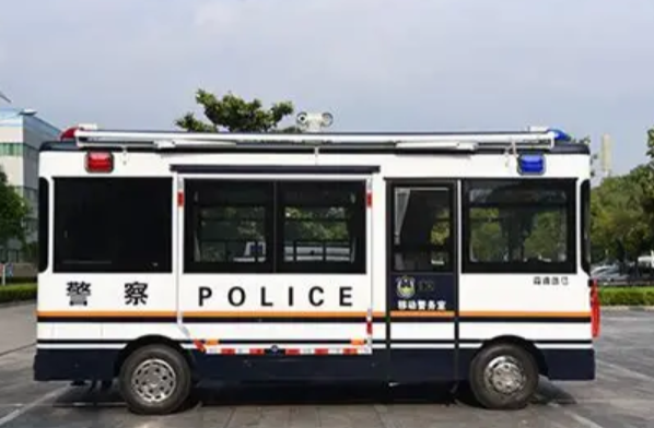 東田內(nèi)蒙古三防筆記本助力執(zhí)法車.png